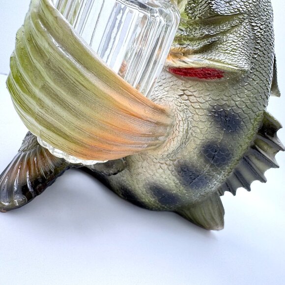 2019 Rivers Edge Bass Salt & Pepper Shaker Set Resin & Glass - Picture 7 of 14